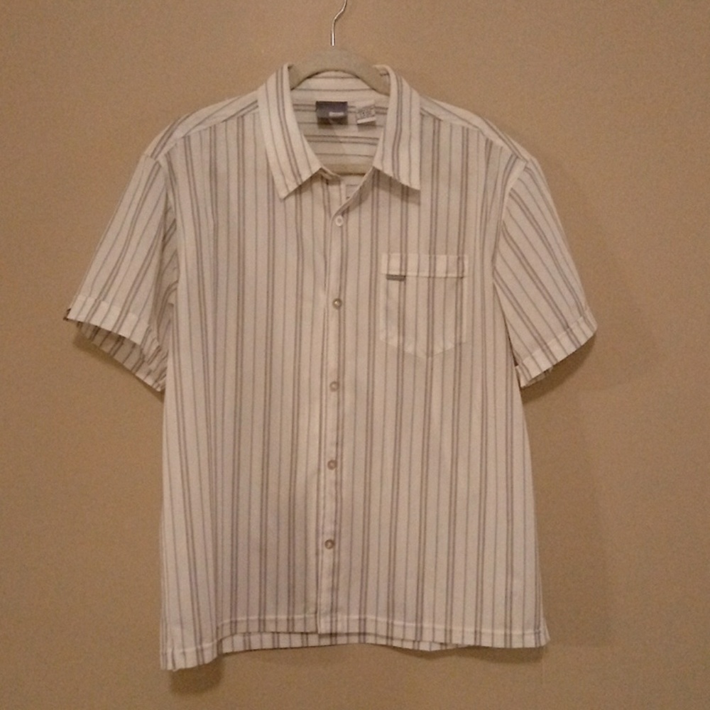 Quiksilver men's short sleeve shirt